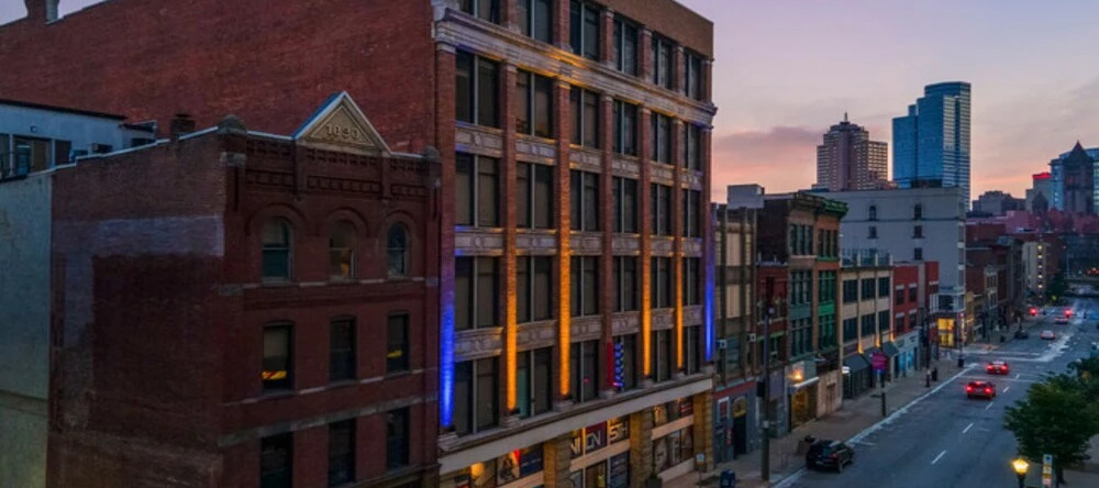 FRONTDESK 1014 Fifth Ave Apts Uptown Pittsburgh, 匹兹堡 — 照片 1
