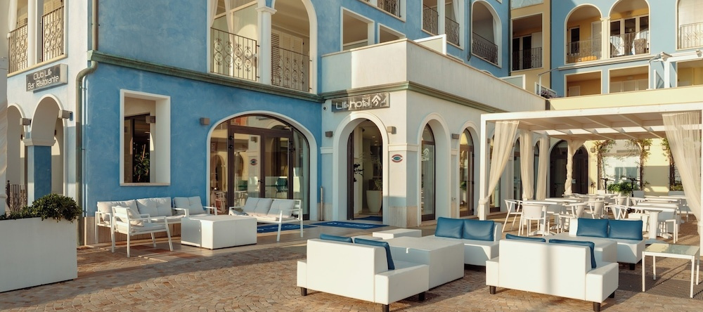 Life Hotel Seaview & Spa, 波尔托雷卡纳蒂 — 照片 1