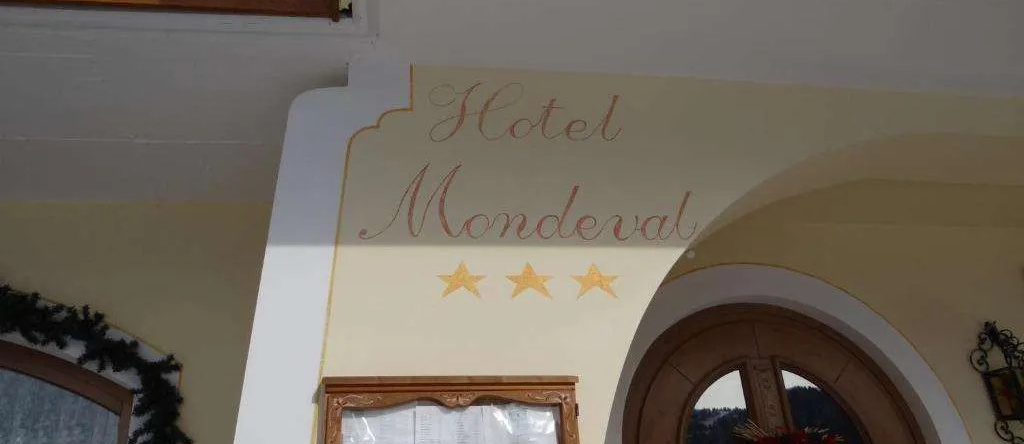 Hotel Mondeval, 塞尔瓦迪卡多雷 — 照片 1