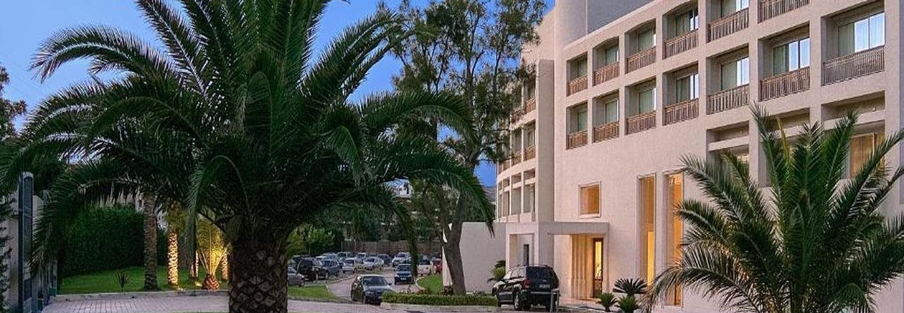 Plaza Resort Hotel, 萨罗尼科斯 — 照片 1