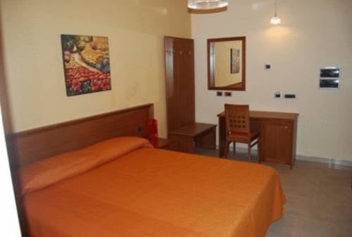 Hotel Poma, Кустоначи — фото 1