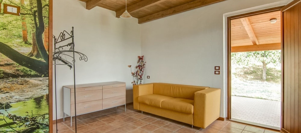 Belvilla by OYO Hillside Villa With Pool, 弗龙托内 — 照片 1