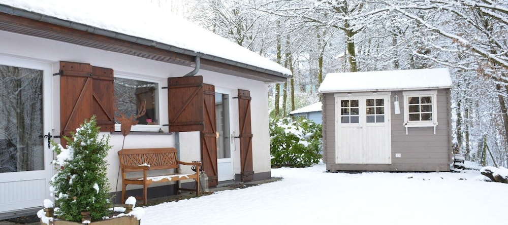 Pleasing Holiday Home in Virton with Garden, 维尔通 — 照片 1