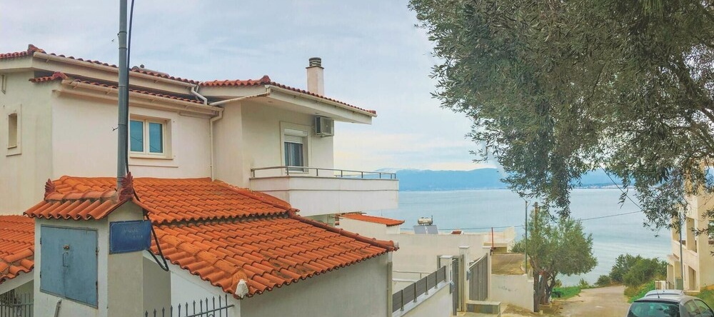 Stunning Home in Chalkida With 3 Bedrooms and Wifi, 哈尔基达 — 照片 1