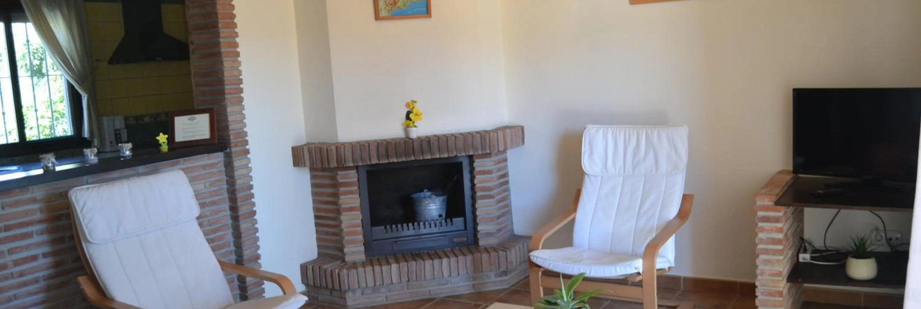 House in Huetor, Rural Tourism, Beach & Pool, 比纽埃拉 — 照片 1