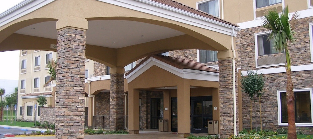 Courtyard Ontario Rancho Cucamonga, Ранчо Кукамонга — фото 1