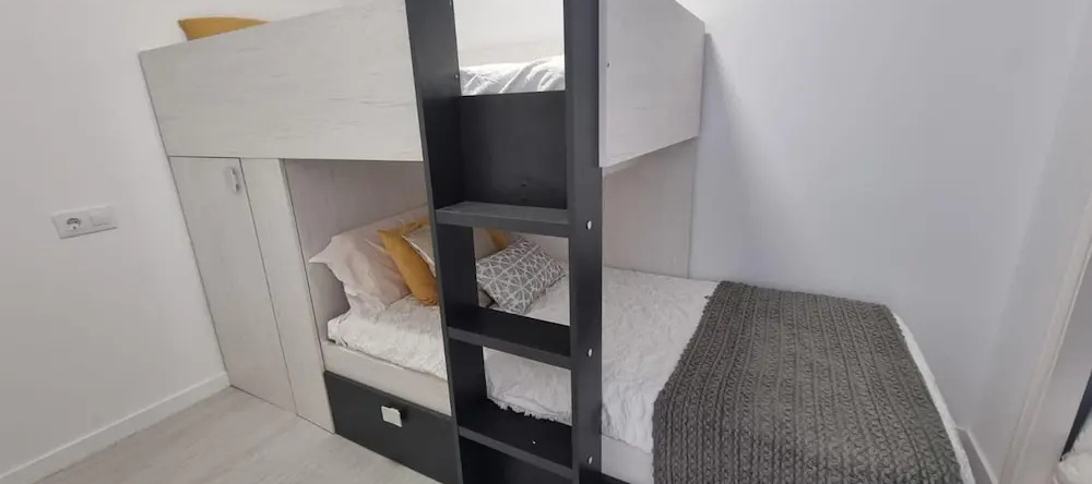 Seaside Apartment Sleeps 6 With Balcony, Vilagarcia de Arousa — photo 1