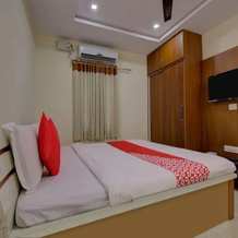 Pramukh Palace by OYO Rooms, 凯萨拉帕利 — 照片 5