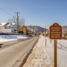 Historic Hinton Gem: Walkable Luxury Near Dtwn!, 欣顿 — 照片 4