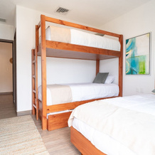 7 Guests 2 Br Private Jacuzzi Shared Pool, Монтеррико — фото 4