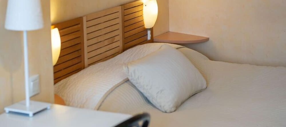 Hotel Le Marais Restaurant Caillebotte, 沙隆 — 照片 1