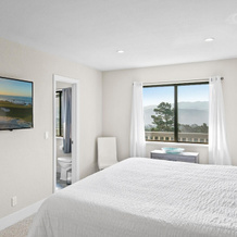 Newly Remodeled 4/4 With Bonus Room! Spectacular Valley Views! Aquarium Passes Available, Carmel — photo 2