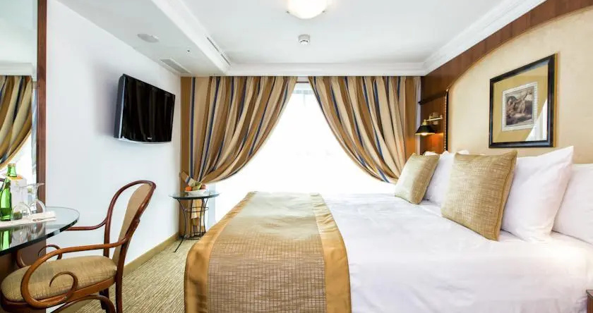 Regis Hotelschiff 4**** Hafen Düsseldorf, 杜塞尔多夫 — 照片 1