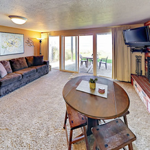 645 N Pacific St Townhouse Unit A 1 Bedroom 1 Bathroom Townhouse, Rockaway Beach — photo 3