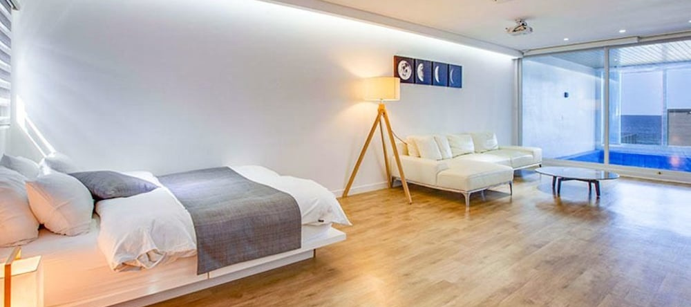 Yeongdeok B Side Pool Villa, Onjeong-myeon — photo 1