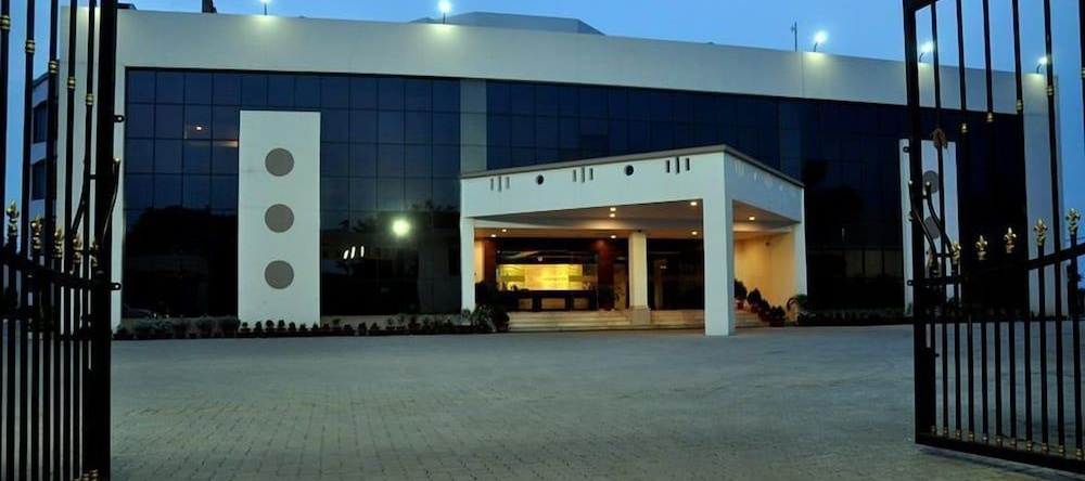 Hotel Suncity Palace, Belpahar — photo 1