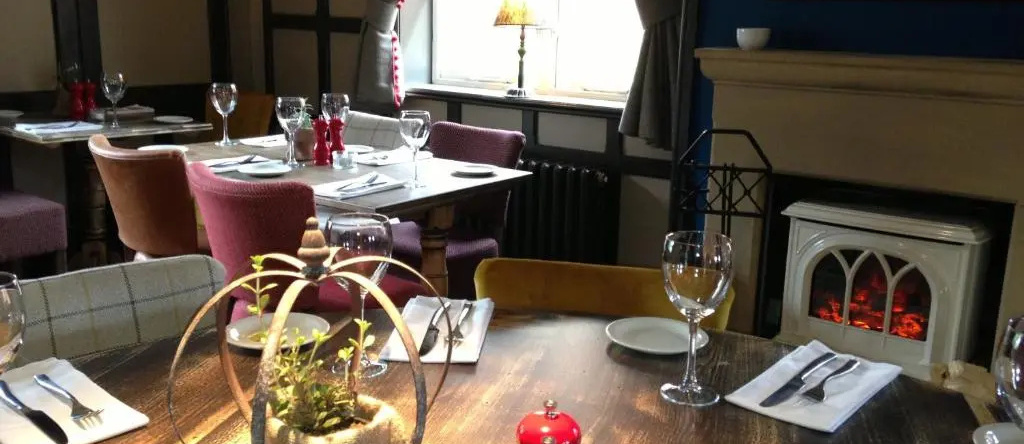 The Crown Pub, Dining & Rooms, Хенлоу — фото 1