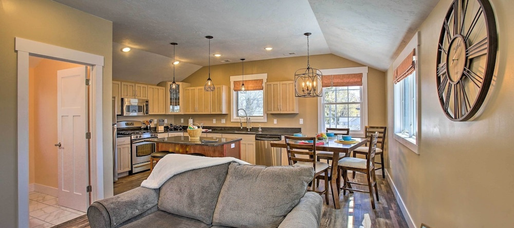 Dtwn Ludington Apt W/ Fire Pit: Day Trip To Slopes, Мейсон — фото 1