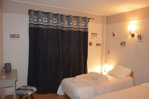 Hotel Le Central, Ле-Дезер — фото 1