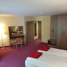 Nashira Kurpark Hotel  100 Prozent Barrierefrei, 巴特黑雷纳尔布 — 照片 3