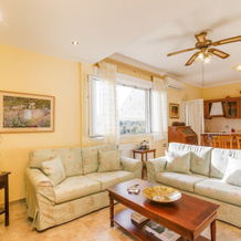 Traditional Rustic Apartment, Строггили — фото 3