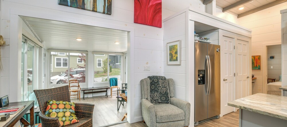 Flat Rock Tiny Home: Bbq-ready Patio & Pool Access, Flat Rock — photo 1