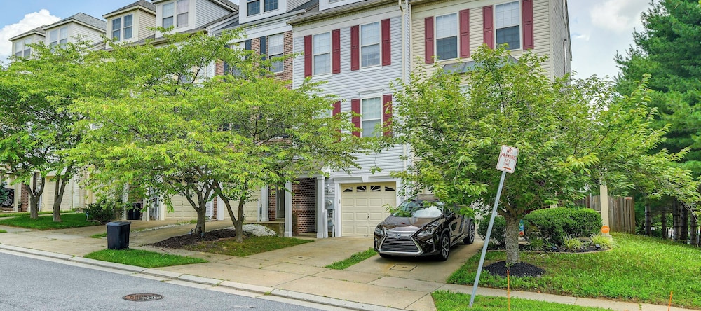 Owings Mills Townhouse: 8 Mi to Liberty Reservoir!, Owings Mills — photo 1