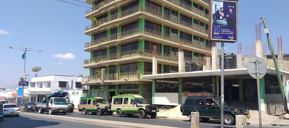 Alexander Hotel & Tours, Иринга — фото 1