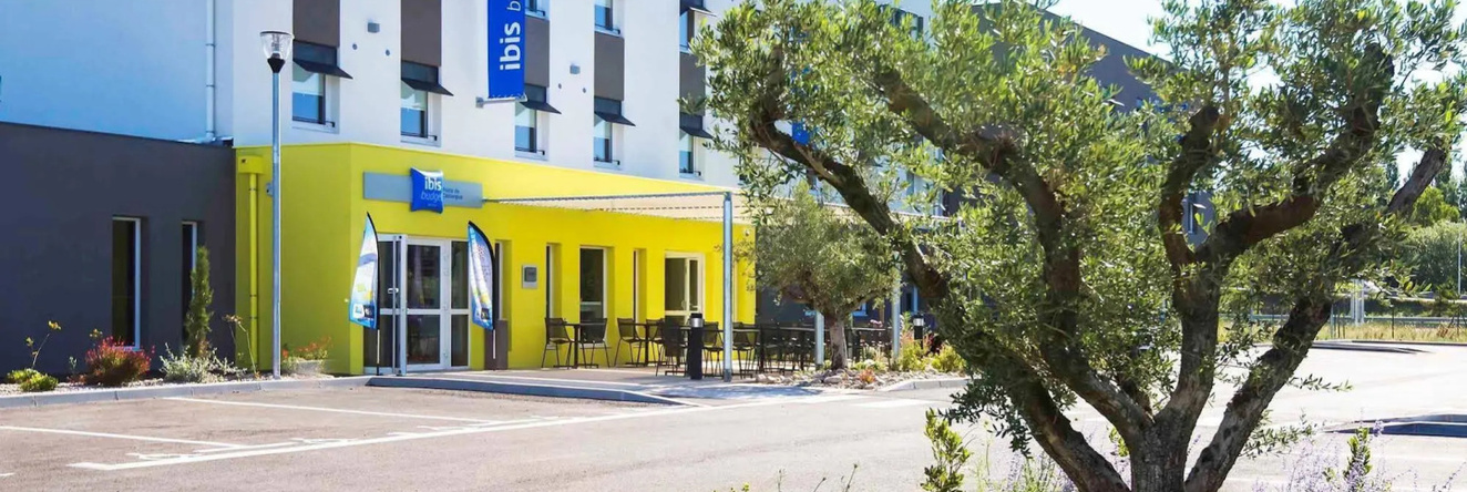 ibis budget Saint Martin de Crau Porte de Camargue, 圣马丹-德克罗 — 照片 1