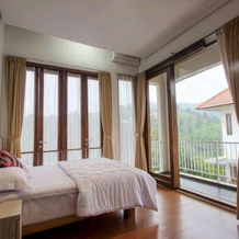 Villa Kencana Syariah, 6 Bed Kingsize, View Gunung, Сименьян — фото 5