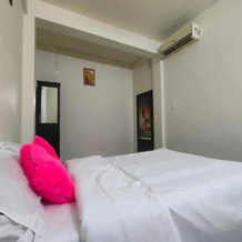 OYO 90096 Jinnens Tourist Home, 蒂鲁尔 — 照片 4