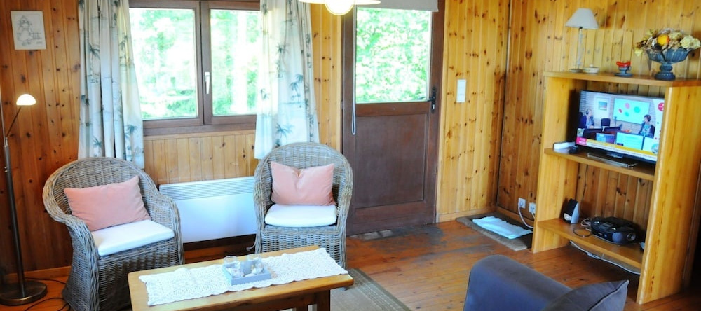 Comfortable Holiday Home in Somme-leuze With Garden, 索姆勒兹 — 照片 1