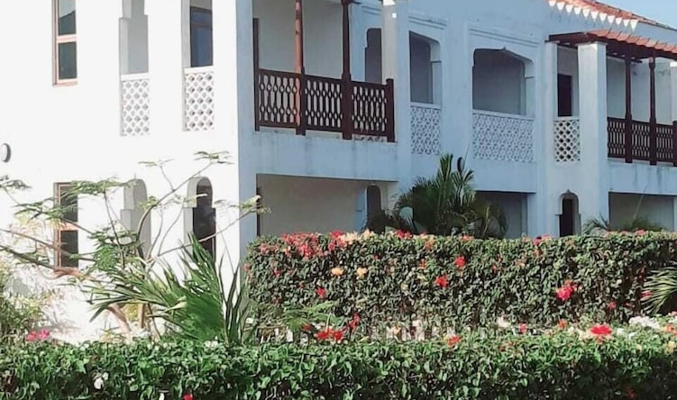 Lux Suites Sultan Palace Town Houses, Kilifi — photo 1