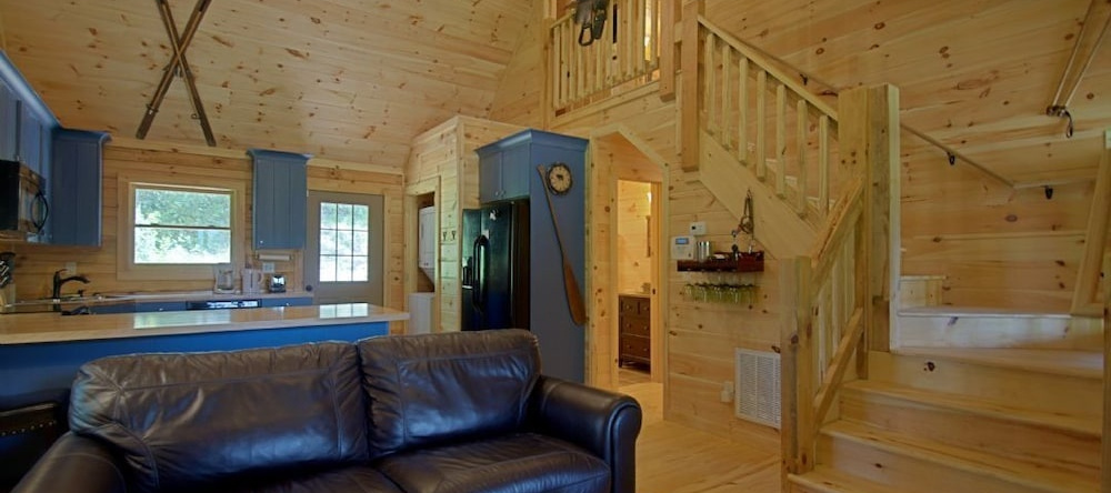 Taj's 3 Bedroom Cabin - 3 Br Cabin, 坎顿 — 照片 1