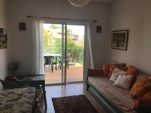 Henrietta's Place, Newe Ilan — photo 1