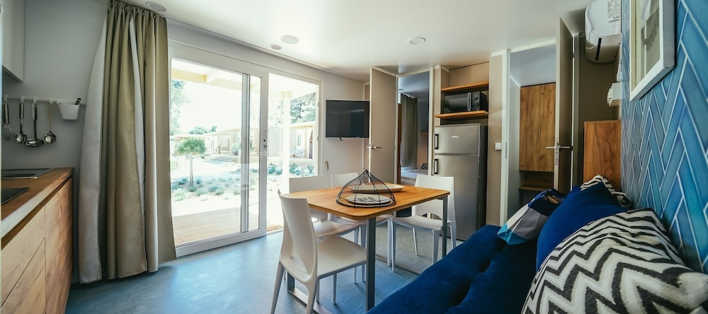Falkensteiner Premium Mobile Homes and Camping Zadar, 扎达尔 — 照片 1