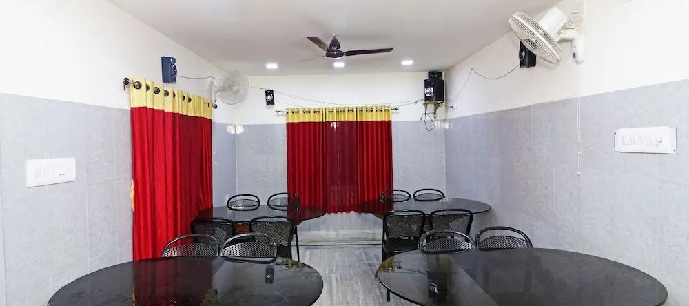 Spot on 41364 Hotel Annapurna, 普拉塞甘杰 — 照片 1