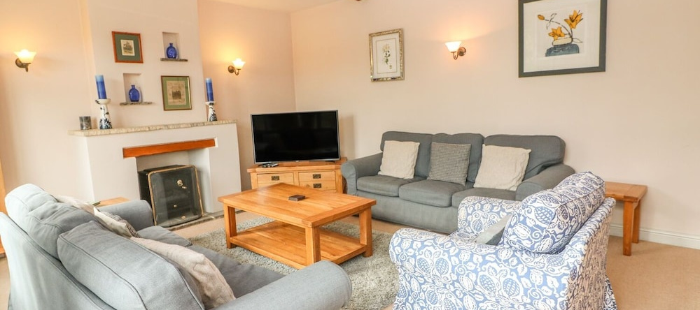 South View Cottage, BOURTON ON THE WATER, Little Rissington — photo 1