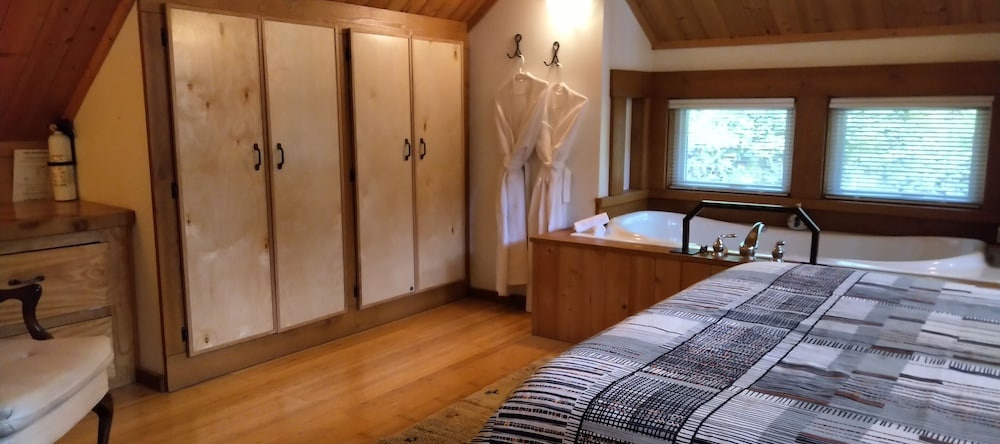 The Cabin at Moon Dance, 马德拉公园 — 照片 1