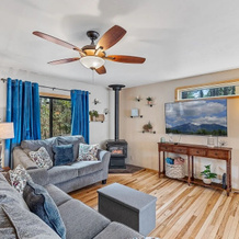 Pawnee Flagstaff 3 Bedroom Home by RedAwning, Mountainaire — photo 3
