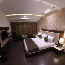 Hotel Imperia Suites, Джаландхар — фото 4