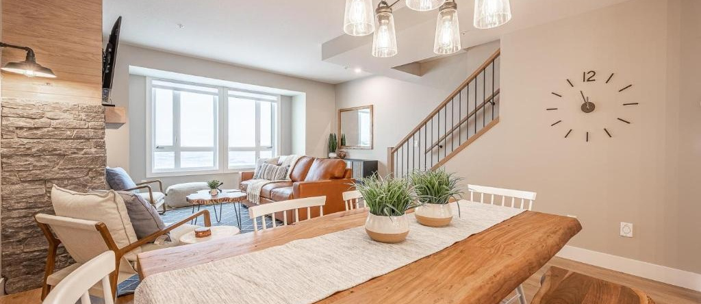 Grizzly Ridge Getaway Brand New, Hot Tub, Sleeps 11, 比弗德尔 — 照片 1