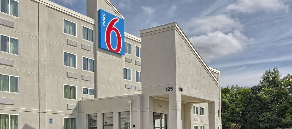 Motel 6 York North, Йорк — фото 1