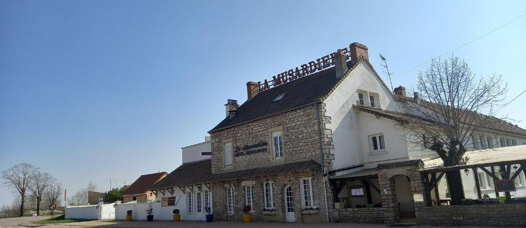 Logis Auberge De La Musardiere, 科特夏隆内 — 照片 1