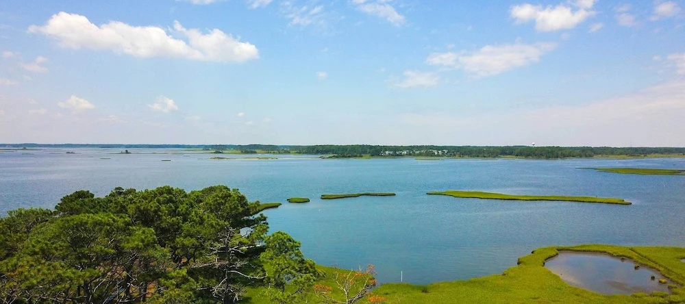 Fire Pit + Views: Canal-Front Fenwick Island Home, Селбивилль — фото 1