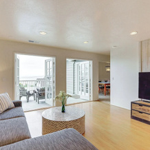 Summerland Home w/ Beach Supplies: Walk to Beach!, Summerland — photo 2