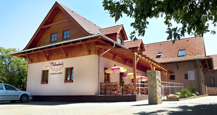 Malomkert Panzió és Étterem, 科斯帕拉格 — 照片 1