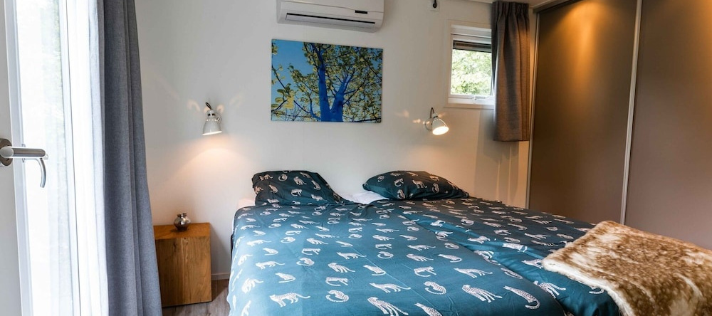 Comfy Chalet in a Holiday Park Near De Veluwe, 伦特伦 — 照片 1