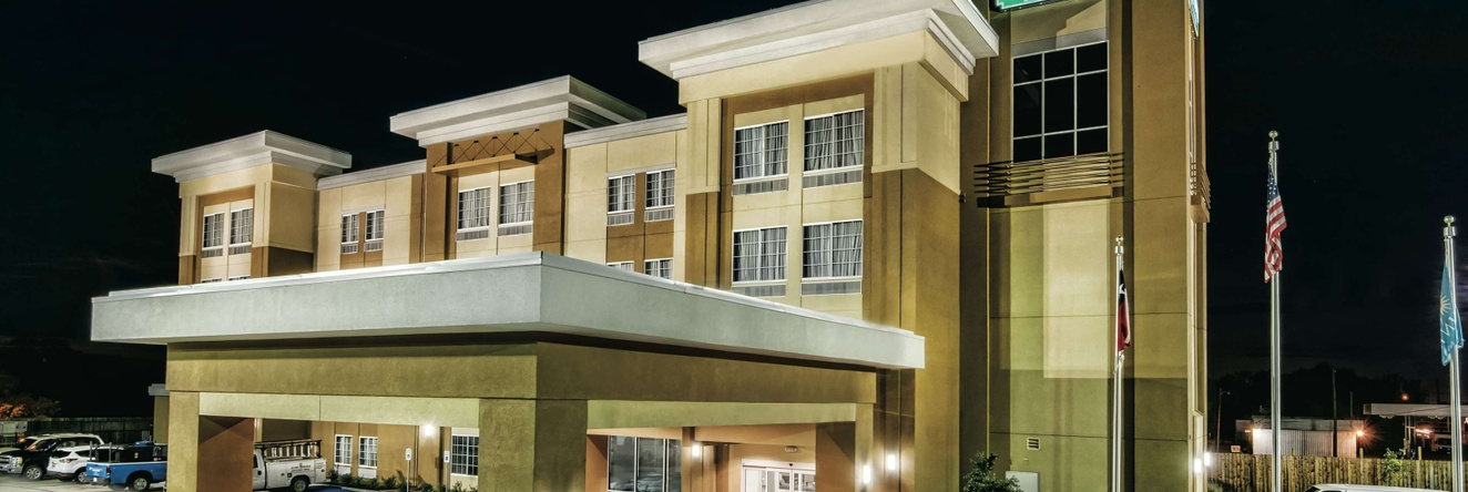 La Quinta Inn & Suites by Wyndham Victoria - South, 维多利亚 — 照片 1