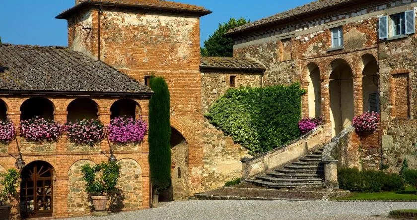 Locanda dell'Amorosa, 锡纳伦加 — 照片 1